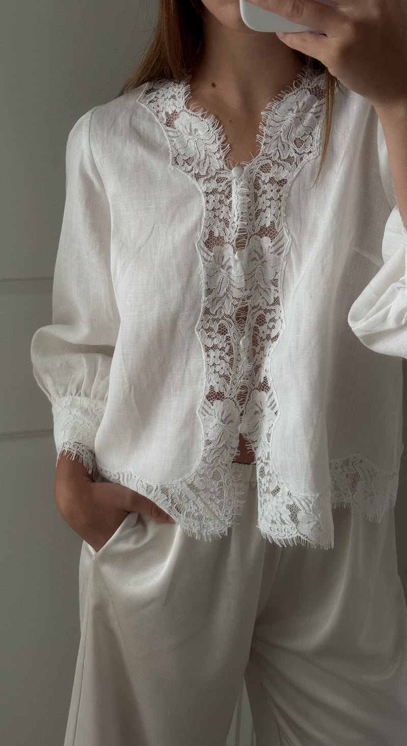 The Emmeline Lace & Linen Blouse – LLACIE